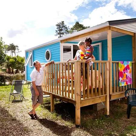 Campsite Camping Sunissim Le Boudigau 4 By Locatour Labenne